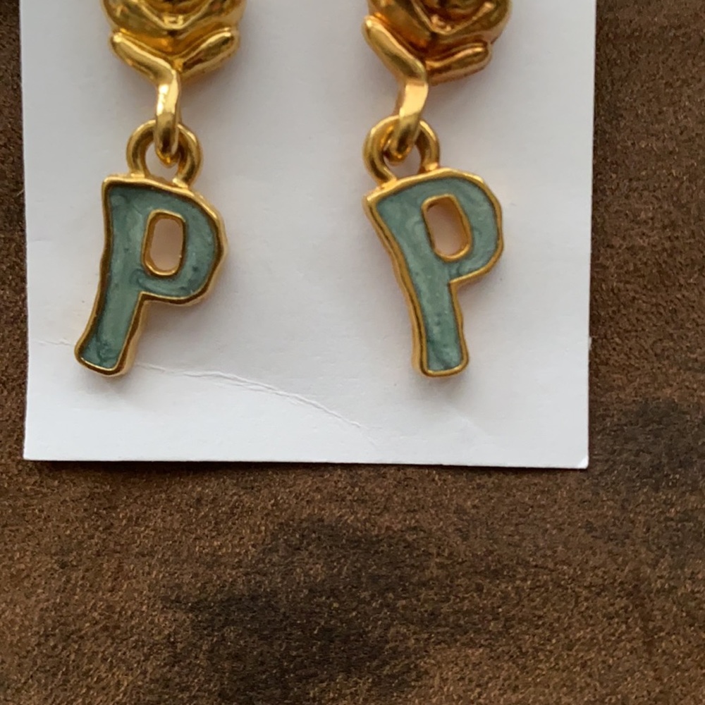 Disney signed plated Winnie The Pooh earrings - Picture 3 of 6